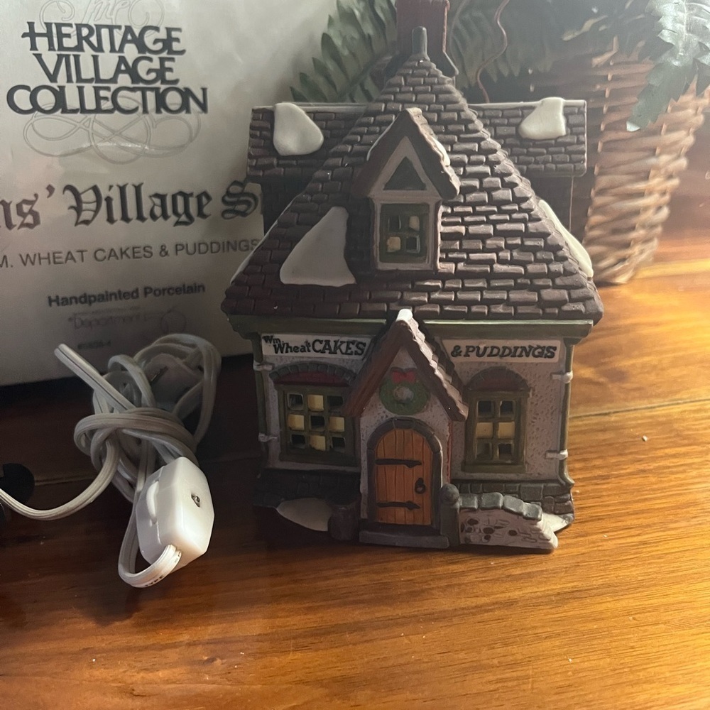 Department 56 Heritage Village Brown Holiday House
